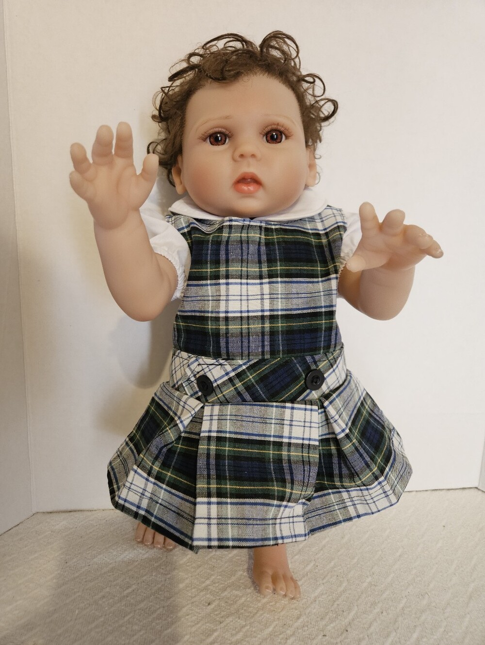 Realistic Reborn Lifelike Baby Girl DollBrown Eyes Curly Hair Plaid Dress 043